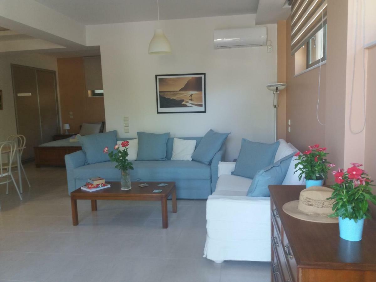 Lena'S Fresh Studio Near The Airport With Seaview Луца Экстерьер фото